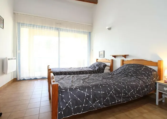 Daire Grand Climatise Avec Terrasse Et Parkings, Proche Des Thermes - Fr-1-553-106